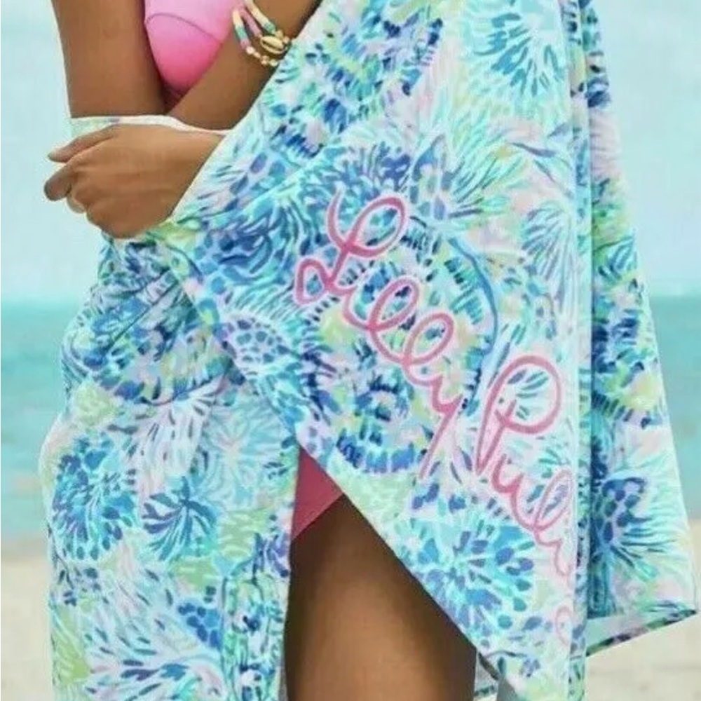 NEW! Lilly Pulitzer Shell of a Party Beach Towel